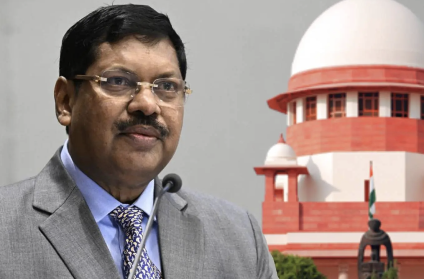  സനാതന ധര്‍മ്മത്തോടുള്ള അനാദരവ് സഹിക്കില്ല; സുപ്രീം കോടതിയില്‍ ചീഫ് ജസ്റ്റിസിന് നേരെ ഷൂ എറിയാന്‍ ശ്രമം;